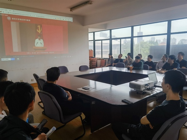 绿茵体育移动办公OA系统手机版APP包下载中心