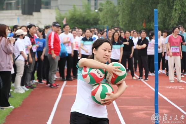 绿茵体育移动办公OA系统手机版APP包下载中心