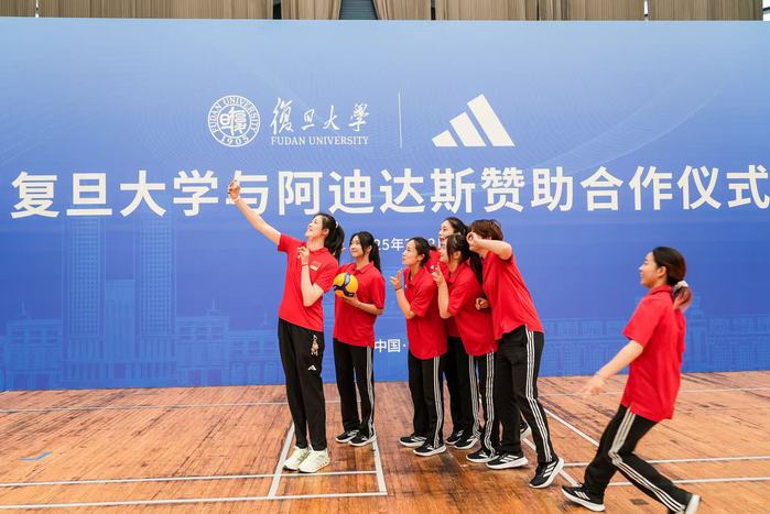 绿茵体育通用行业大宗贸易综合服务网页标准配置