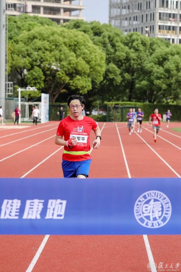 绿茵体育移动办公OA系统手机版APP包下载中心